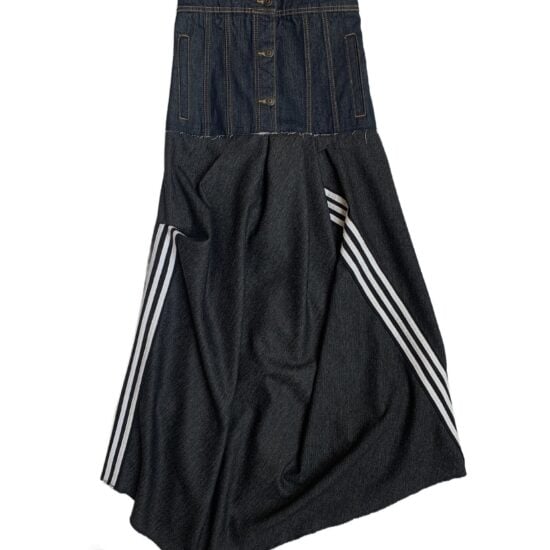 The asymetric very long skirt